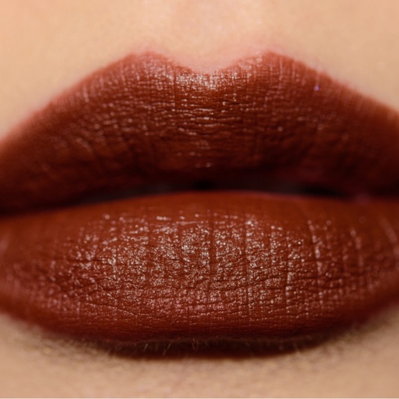 MAC Cosmetics Matte lipstick in shade “ Consensual” - Picture 4 of 4